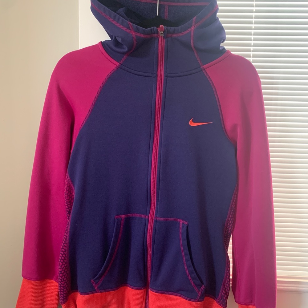 Nike therma-fit hooded zip-up sweatshirt